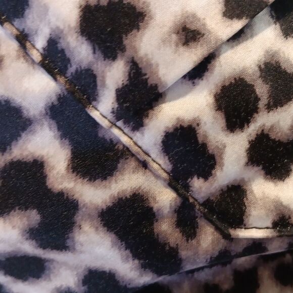 Dana Buchman Animal Print Zip-Up Jacket. Leopard. Mobwife - Picture 11 of 11